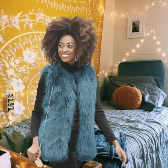 Bisou Bisou Jackets & Blazers - Bisou bisou blue faux fur sleeveless vest xlarge